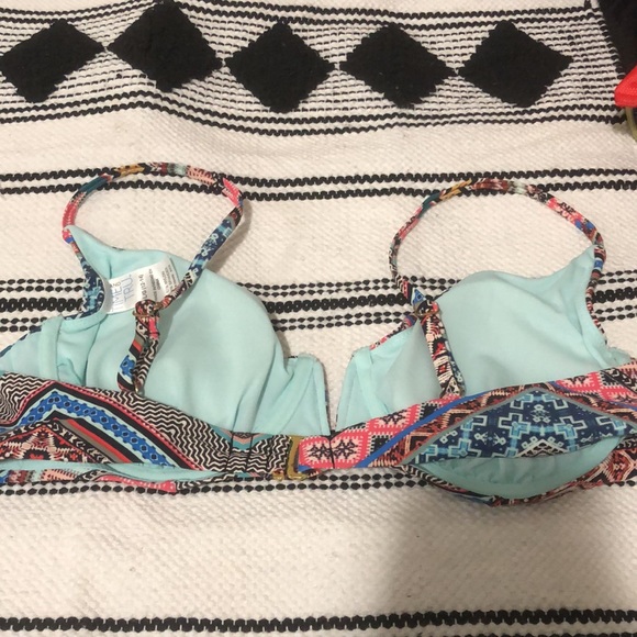 Bathing suit top - Picture 2 of 2